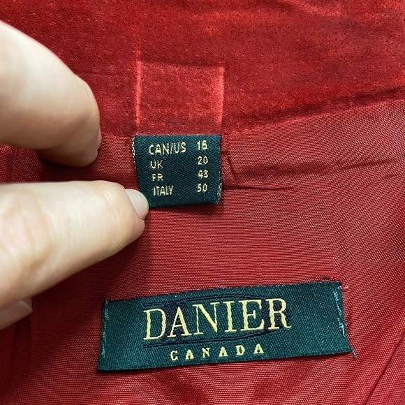 Vintage Danier - Embroidered leather skirt - Picture 5 of 12